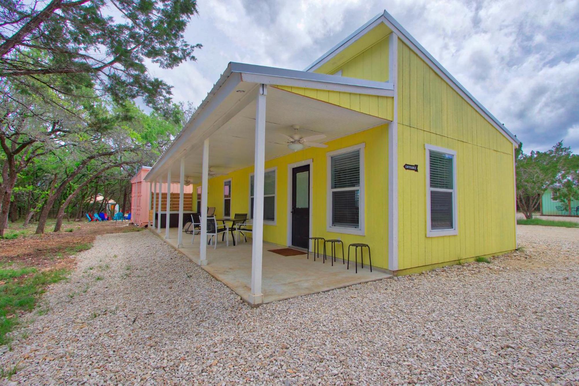 The Driftwoods - Yellow House Exterior photo